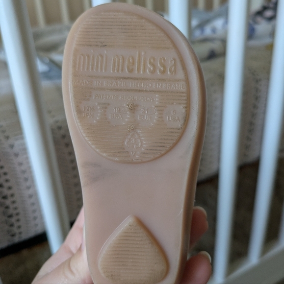 Mini Melissa Toddler Girls Bundle HELLO KITTY Sneakers + Mary Jane's Bow Size 6 - Picture 8 of 8